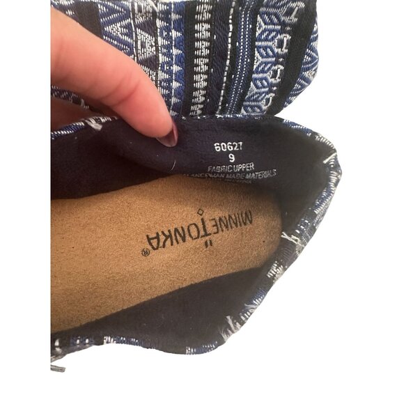 MINNETONKA Blue Patterned Espadrille Flats Size 9 - Picture 4 of 5